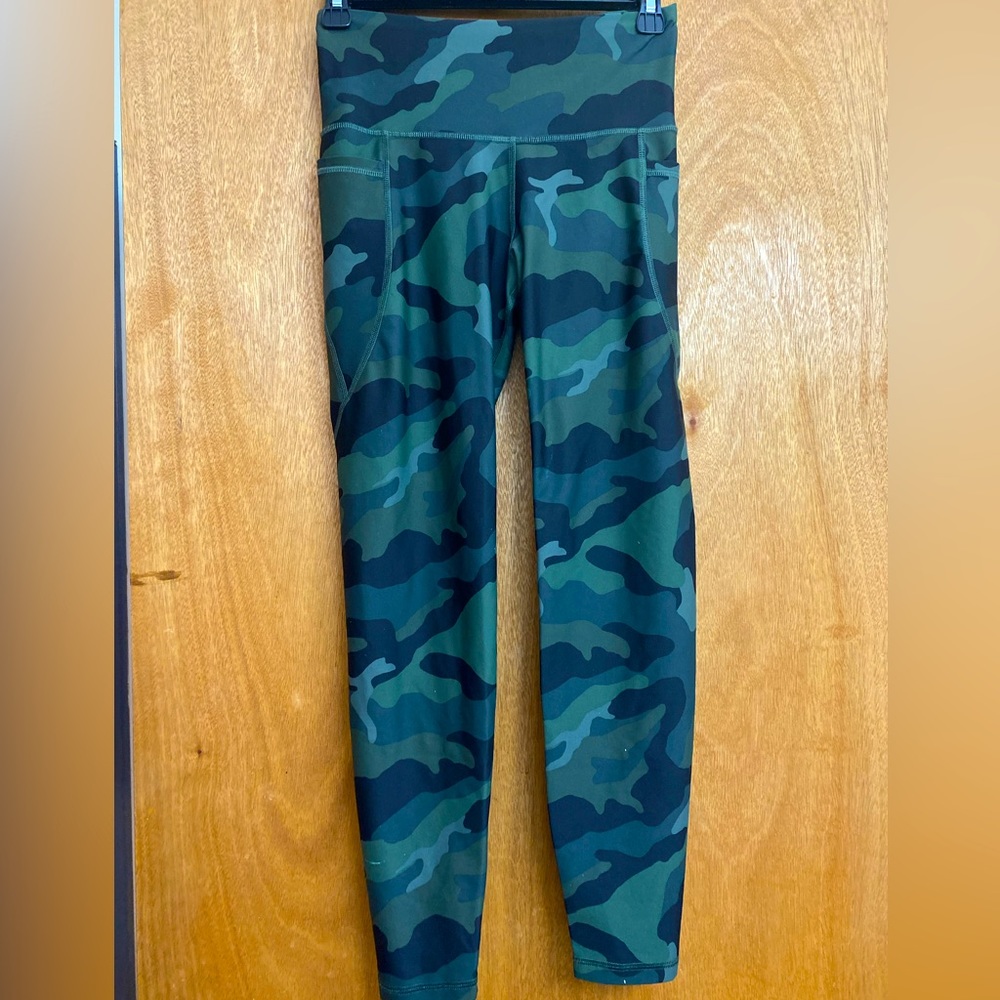Old Navy Go Dry leggings size Medium